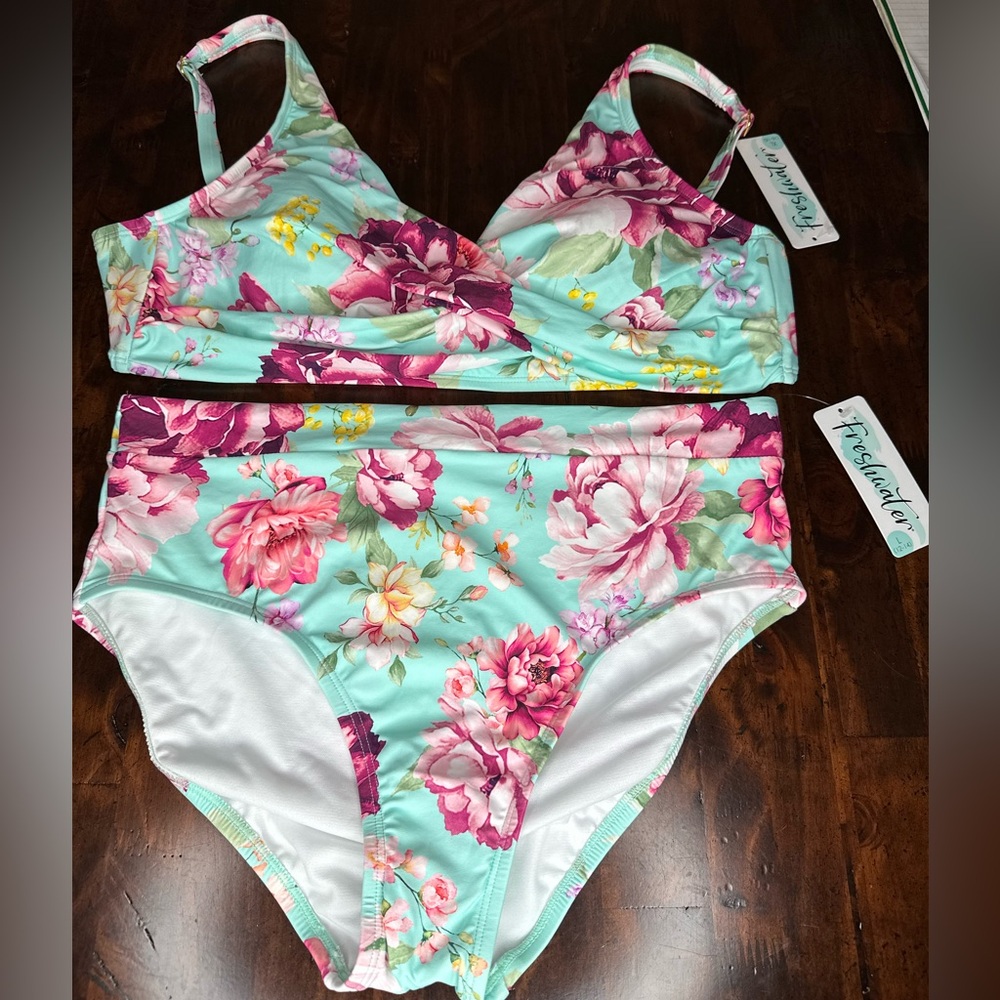 Ladies Freshwater Bikini in Villa Rosa Size XL- NWT